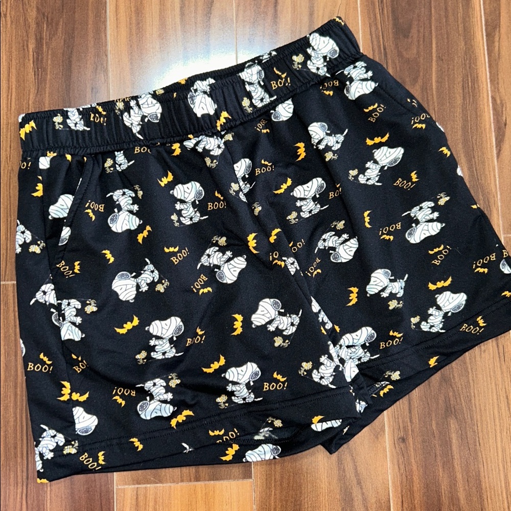 Small Peanuts snoopy fleece lined pajama shorts Halloween